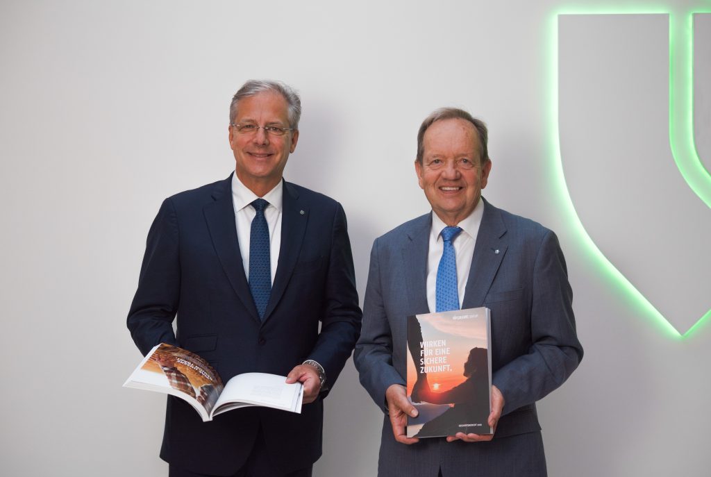 Das Bild zeigt GRAWE-Generaldirektor Klaus Scheitegel und den Vorsitzenden der GRAWE-Vermögensverwaltung Othmar Ederer bei der Bilanzpräsentation für 2025.