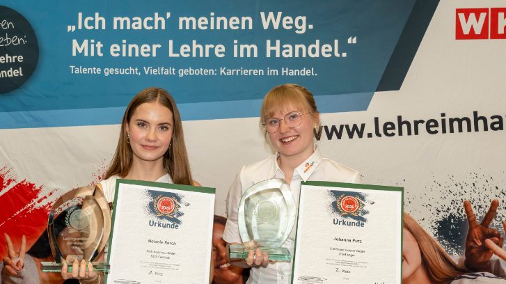 Das Bild zeigt die Gewinnerinen des Handels-Lehrlingswettbewerbes.